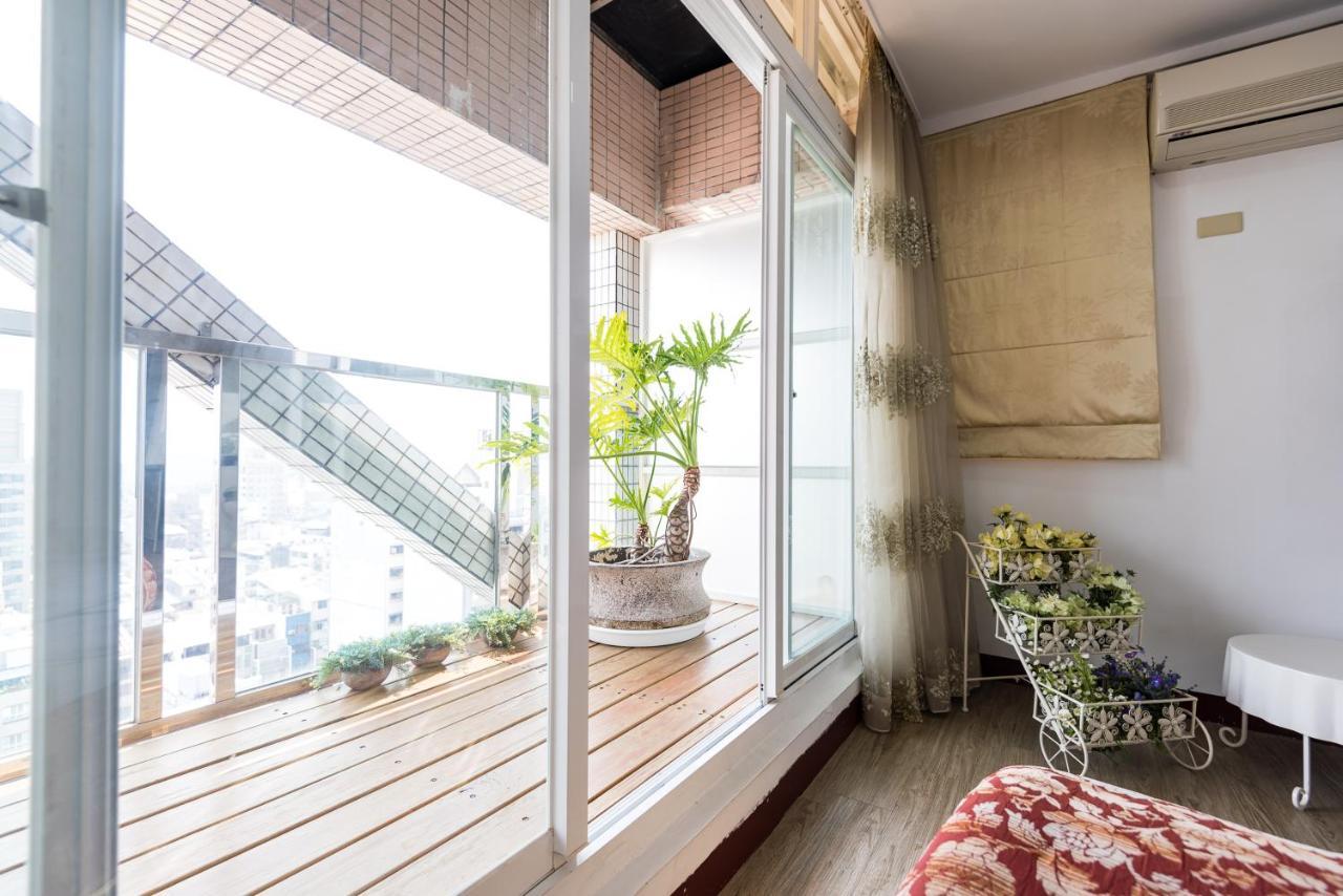 Star Hotel Kaohsiung Bagian luar foto